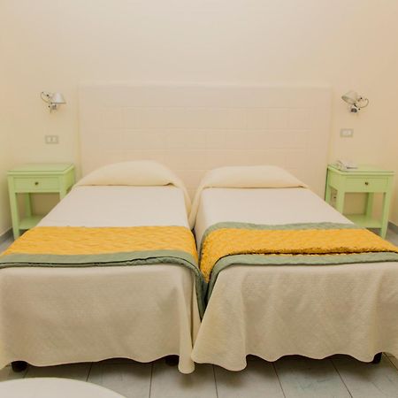 Hotel Il Mulino Capo dʼOrlando Екстериор снимка