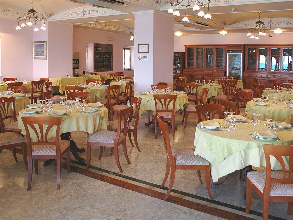 Hotel Il Mulino Capo dʼOrlando Екстериор снимка