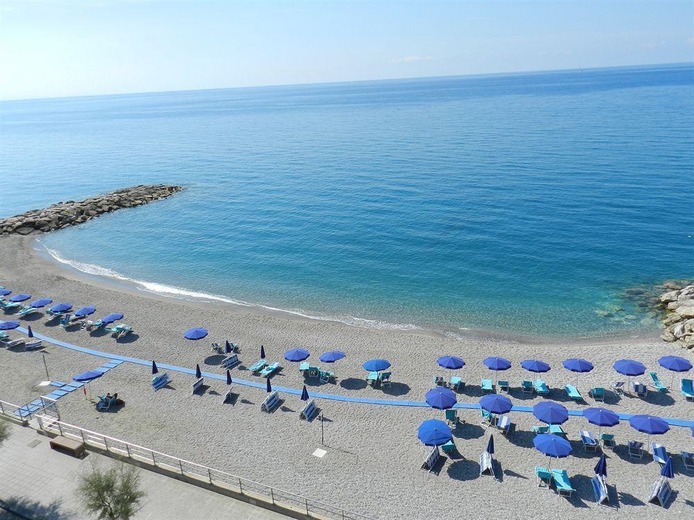 Hotel Il Mulino Capo dʼOrlando Екстериор снимка
