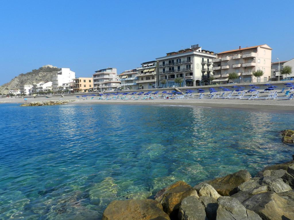 Hotel Il Mulino Capo dʼOrlando Екстериор снимка