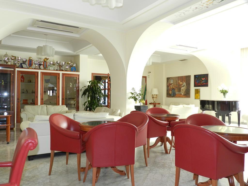 Hotel Il Mulino Capo dʼOrlando Екстериор снимка