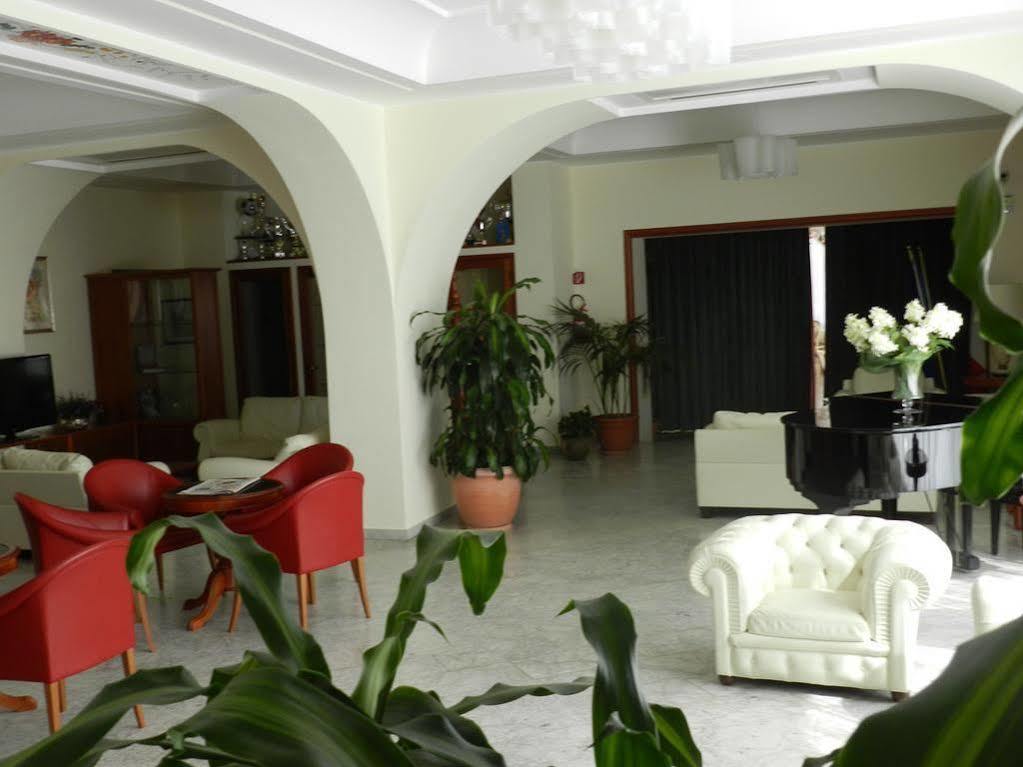 Hotel Il Mulino Capo dʼOrlando Екстериор снимка