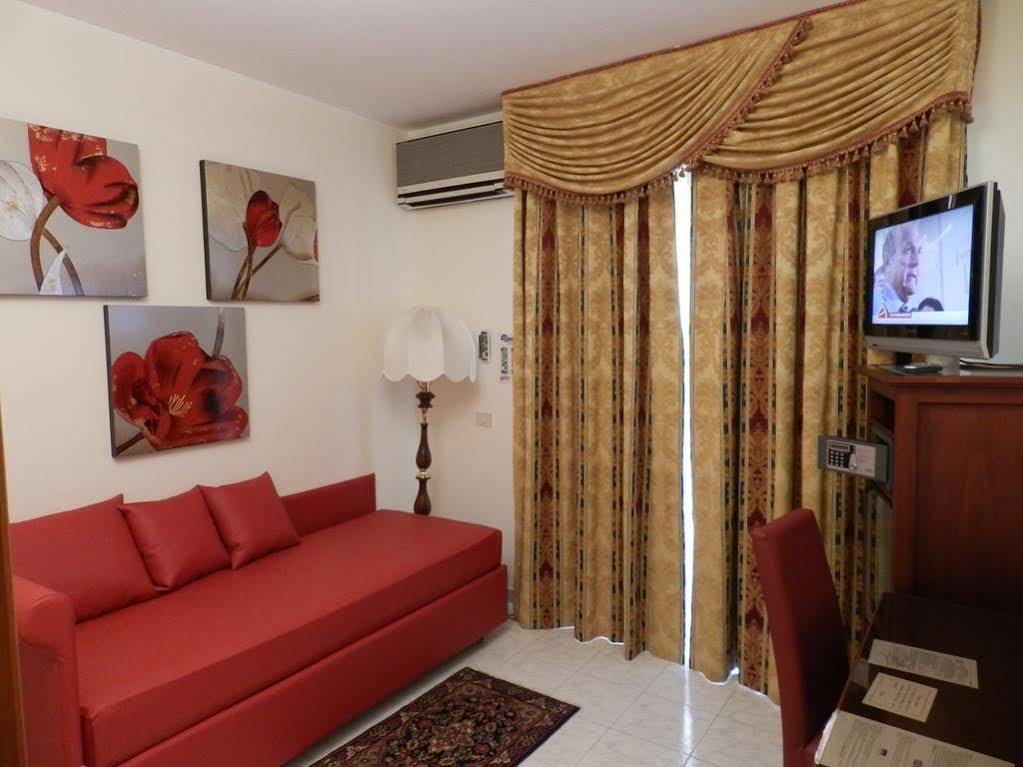 Hotel Il Mulino Capo dʼOrlando Екстериор снимка
